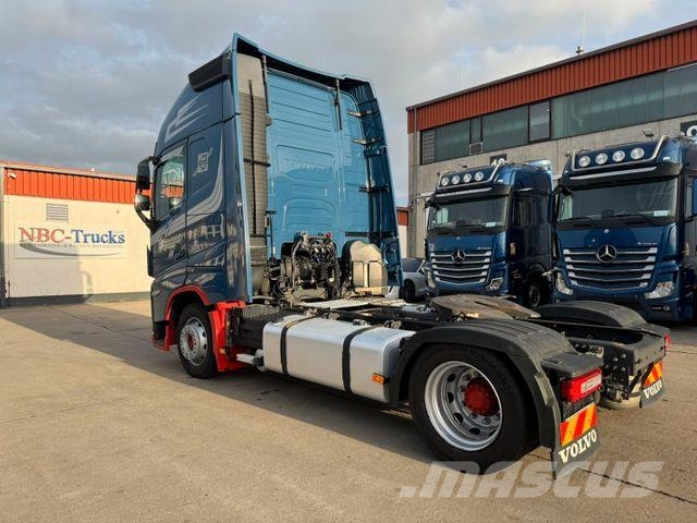 Volvo FH 500 * GLOBETROTTER XL * VER. SATTEL*STANDKLMA Nyergesvontatók