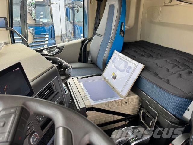 Volvo FH 500 * GLOBETROTTER XL * VER. SATTEL*STANDKLMA Nyergesvontatók