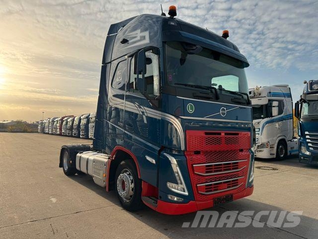 Volvo FH 500 * GLOBETROTTER XL * VER. SATTEL*STANDKLMA Nyergesvontatók