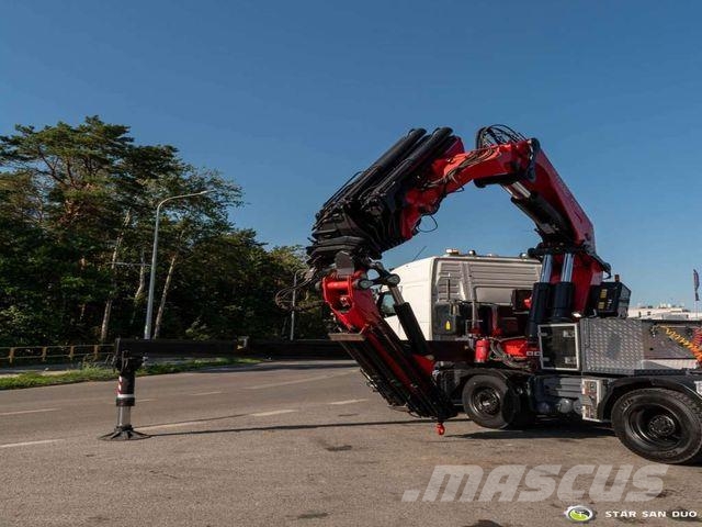 Volvo FH 540 8x4 Fassi F1300RA.2.28 Crane Fly Jib Vetopöytäautot