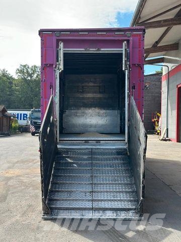 Volvo FH 650 6x2 2.Stock Pezzaioli Viehtransporter Eläinkuljetusautot