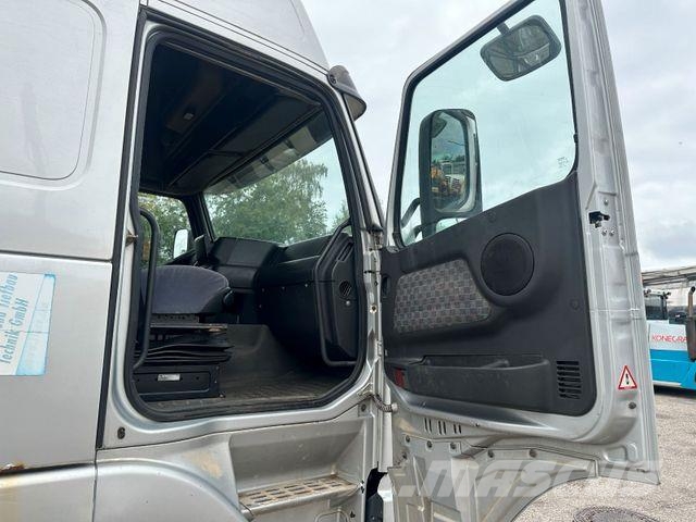 Volvo FH12-340 Chassis met cabine