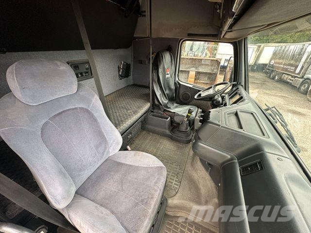 Volvo FH12-340 Chassis met cabine