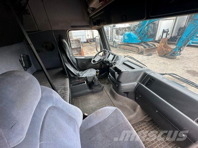 Volvo FH12-340 Chassis met cabine