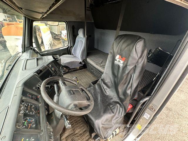 Volvo FH12-340 Chassis met cabine