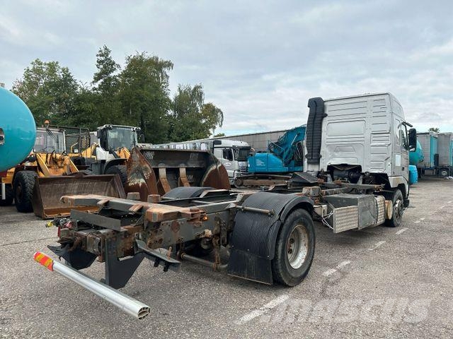 Volvo FH12-340 Chassis met cabine