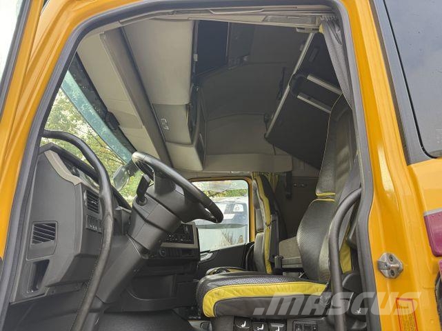 Volvo FH16 750 6X2 Globetrotter XL Tegljači