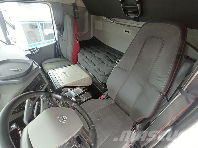 Volvo FH460 GlobeXL EU6d I-PARC 820LTank Spoiler X-LOW Trekkers