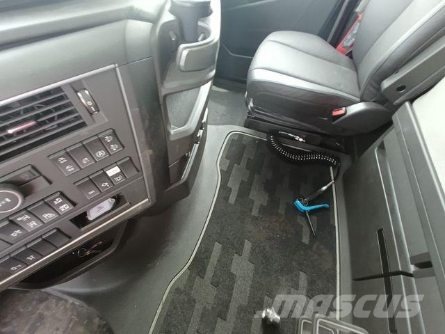 Volvo FH540 8x4R FullOption Voll-Leder ALCOA,Voll-Luft Camiones con chasís y cabina