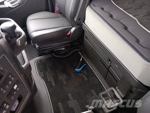 Volvo FH540 8x4R FullOption Voll-Leder ALCOA,Voll-Luft Camiones con chasís y cabina