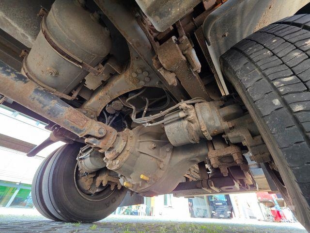 Volvo FL 240 Camiones de caja de lona
