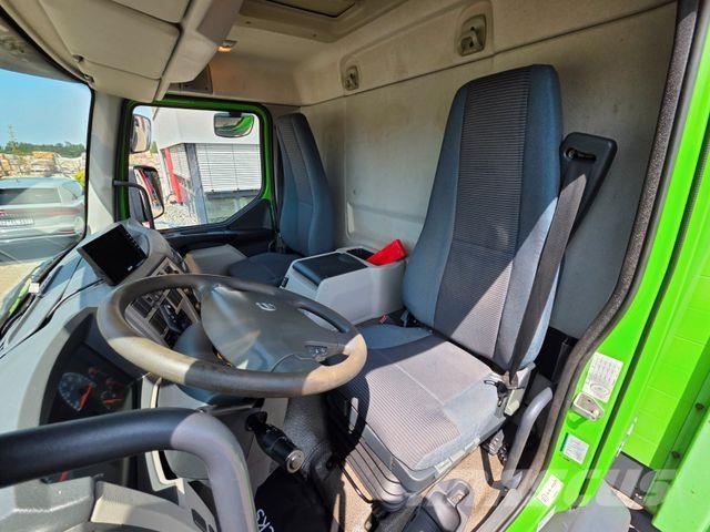 Volvo FL 240 Camiones de caja de lona