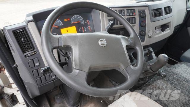 Volvo FL 240 EEV Pritsche + Plane Ladebordwand Camiones de caja de lona