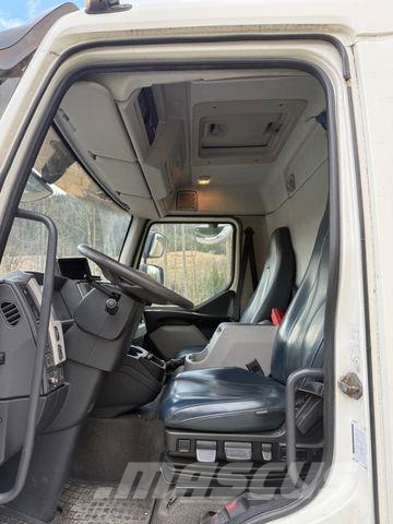 Volvo FL 250 E6 Blatt Luft ABS Klima Camiones con caja de remolque