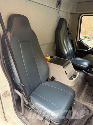Volvo FL 250 E6 Blatt Luft ABS Klima Camiones con caja de remolque
