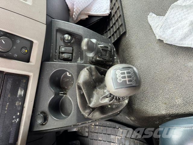 Volvo FL 250 MOTOR LÄUFT KLEINE MOTORPROBLEME Kastenaufbau