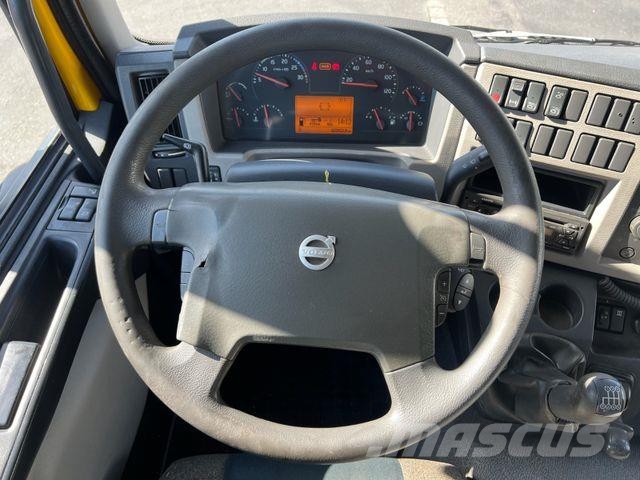 Volvo FL 4x2 Autotransporter/3xCars/WINCH/Bed/AC/EU6 Autotransporter