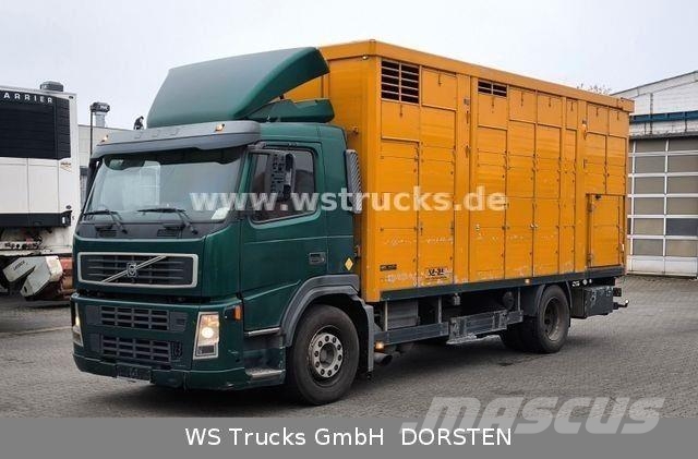 Volvo FM 260 mit KABA 2 Stock Vollalu Viehtransporter Dieren transport