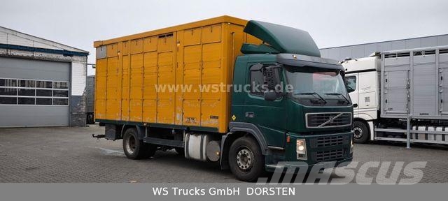Volvo FM 260 mit KABA 2 Stock Vollalu Viehtransporter Camiones de ganado