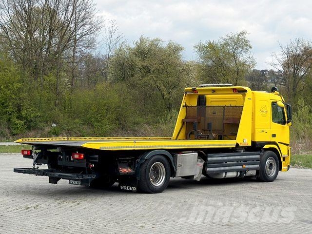 Volvo FM 330 * ABSCHLEPPWAGEN 6,00 m * TOPZUSTAND Vehículos de reciclaje