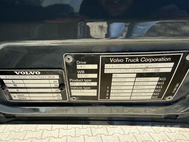 Volvo FM 370 6X2 Kran Kennis K14R Baustoff Camiones de cama baja