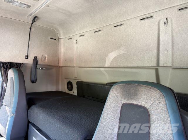 Volvo FM 370 6X2 Kran Kennis K14R Baustoff Camiones de cama baja