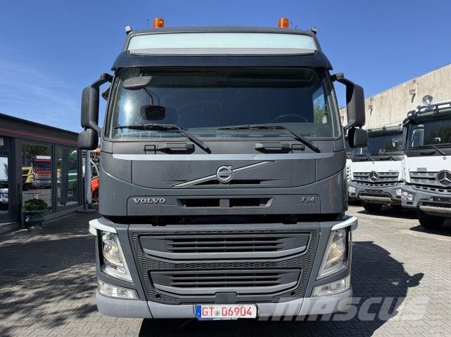 Volvo FM 370 6X2 Kran Kennis K14R Baustoff Camiones de cama baja