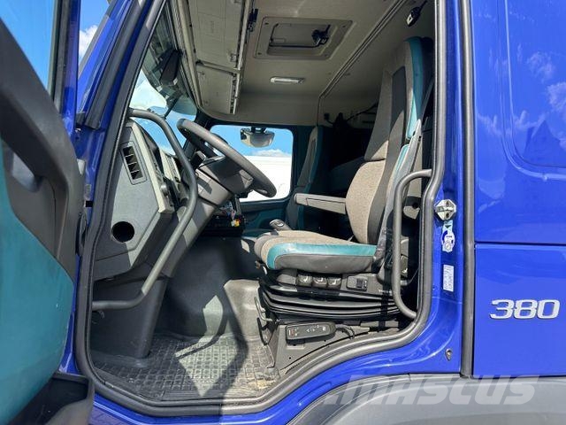 Volvo FM 380 / Schmitz / 3 Kammer / Carrier ICELAND وحدات الجر