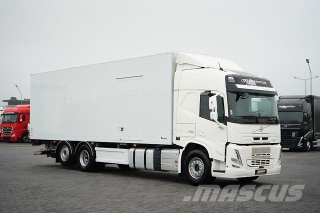 Volvo FM / 430 / ACC / E 6 / KONTENER + WINDA / 21 PAL Фургони