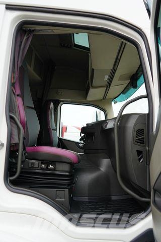 Volvo FM / 430 / ACC / E 6 / KONTENER + WINDA / 21 PAL Фургони