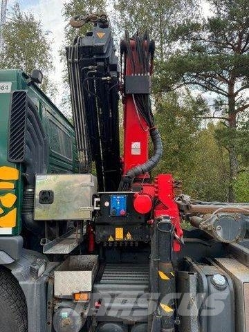 Volvo FM 440 PRITSCHE HMF CRANE Camiones de cama baja