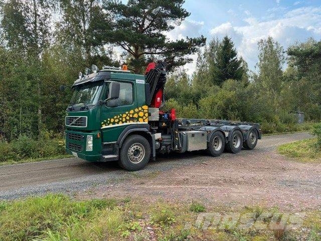Volvo FM 440 PRITSCHE HMF CRANE Camiones de cama baja