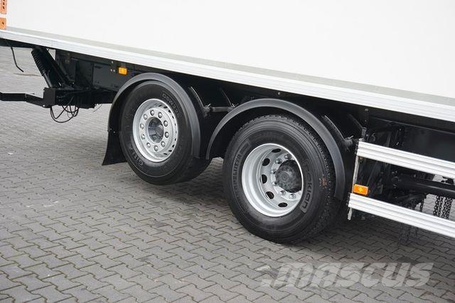 Volvo FM / 460 / E 6 / IZOTERMA + WINDA / 22 PALETY / Рефрижератори
