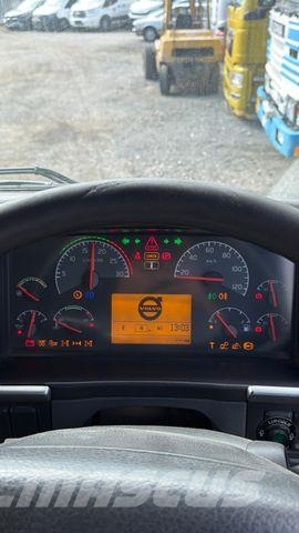 Volvo FM 9 4X2 KEHRMASCHINE Utcaseprő teherautók