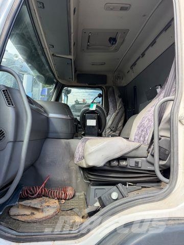 Volvo FM 9 4X2 KEHRMASCHINE Utcaseprő teherautók