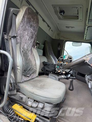 Volvo FM 9 4X2 KEHRMASCHINE Utcaseprő teherautók