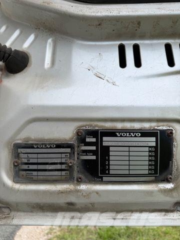 Volvo FM 9 4X2 KEHRMASCHINE Utcaseprő teherautók