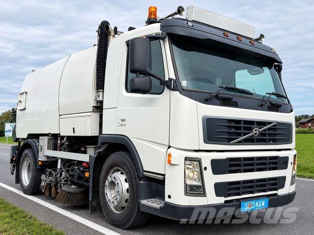 Volvo FM 9 4X2 KEHRMASCHINE Utcaseprő teherautók