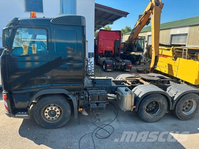 Volvo FM440 وحدات الجر