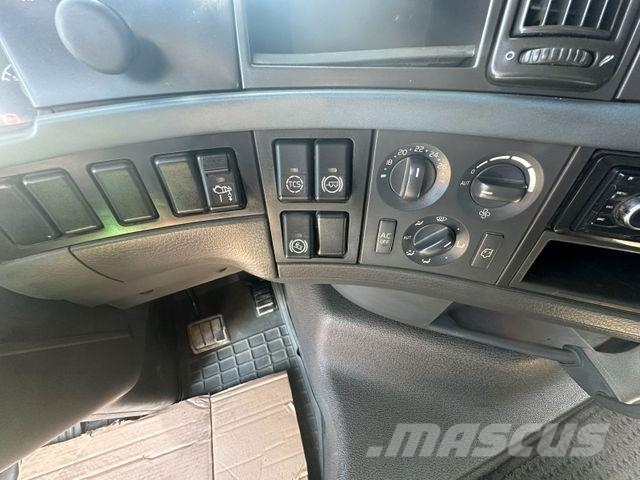 Volvo FM440 وحدات الجر
