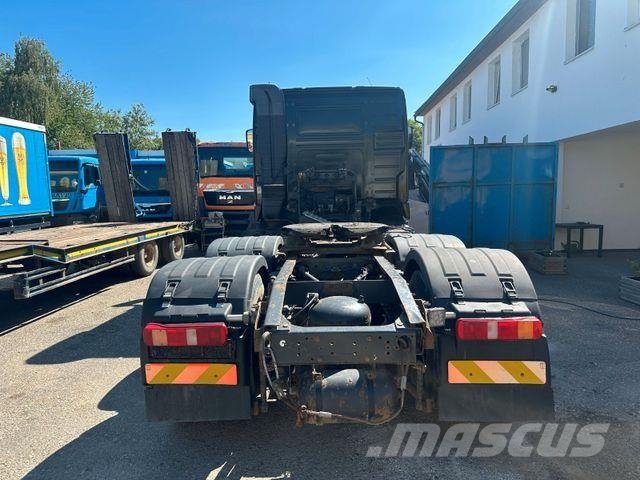 Volvo FM440 وحدات الجر