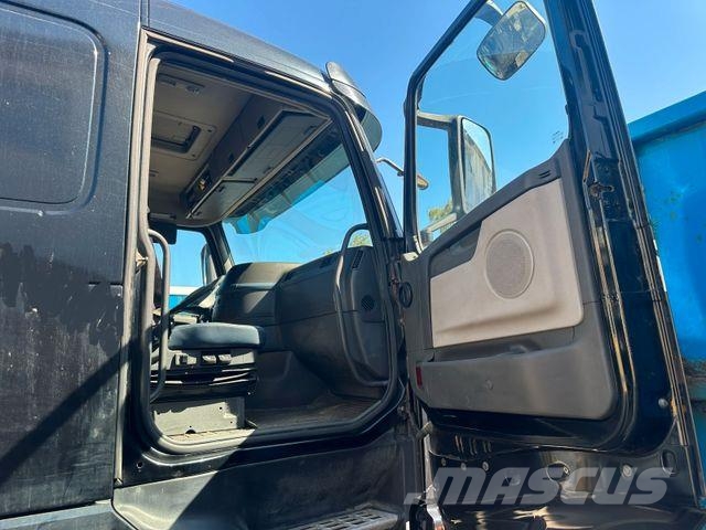 Volvo FM440 وحدات الجر