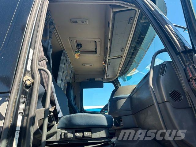 Volvo FM440 وحدات الجر