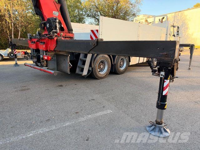 Volvo FMX 460 8x4 BB FASSI F660+Fly-Jib 64 t/m Pritschenwagen/Pritschenwagen mit Seitenklappe