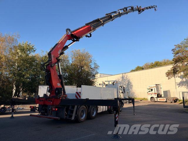 Volvo FMX 460 8x4 BB FASSI F660+Fly-Jib 64 t/m Pritschenwagen/Pritschenwagen mit Seitenklappe