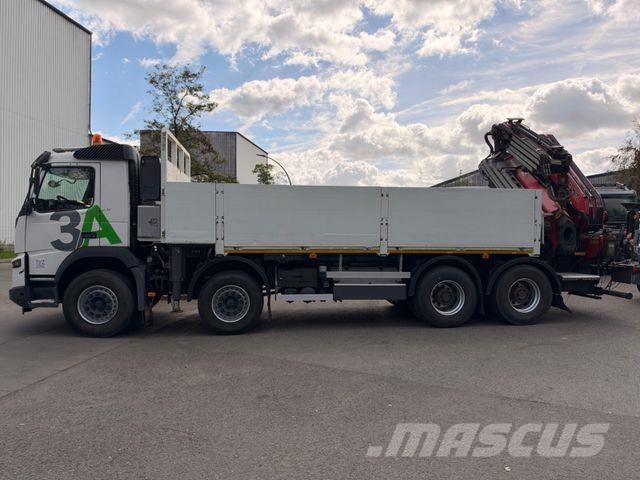 Volvo FMX 460 8x4 BB FASSI F660+Fly-Jib 64 t/m Pritschenwagen/Pritschenwagen mit Seitenklappe