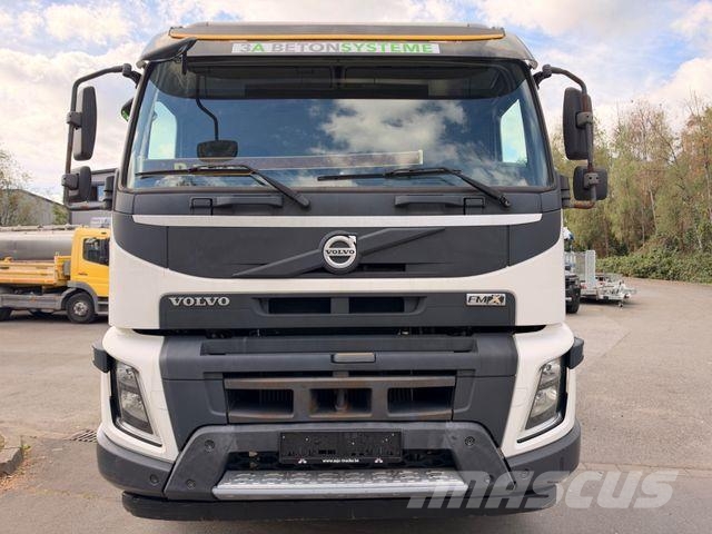 Volvo FMX 460 8x4 BB FASSI F660+Fly-Jib 64 t/m Pritschenwagen/Pritschenwagen mit Seitenklappe