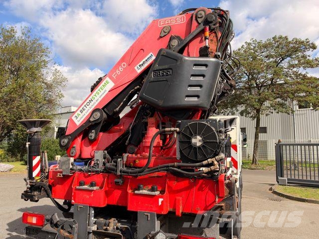Volvo FMX 460 8x4 BB FASSI F660+Fly-Jib 64 t/m Pritschenwagen/Pritschenwagen mit Seitenklappe