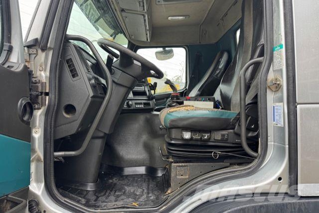 Volvo FMX-460 8x4 UT26 その他トラック