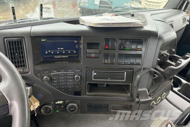Volvo FMX-460 8x4 UT26 その他トラック